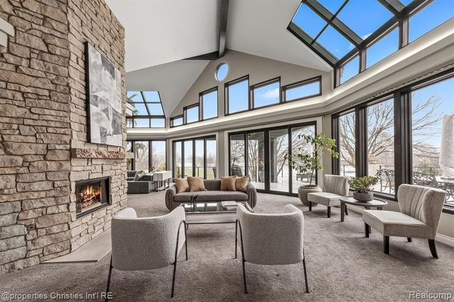 4912 Oakwood Court, Commerce Twp, MI 48382