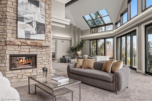 4912 Oakwood Court, Commerce Twp, MI 48382