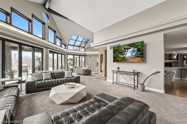 4912 Oakwood Court, Commerce Twp, MI 48382