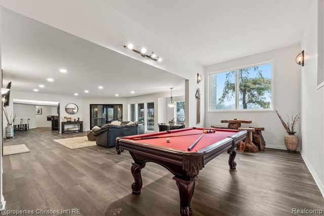 4912 Oakwood Court, Commerce Twp, MI 48382