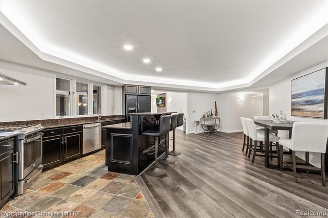 4912 Oakwood Court, Commerce Twp, MI 48382