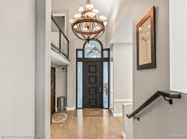 4912 Oakwood Court, Commerce Twp, MI 48382