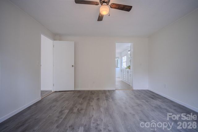 2932 23rd Avenue NE, Hickory, NC 28601