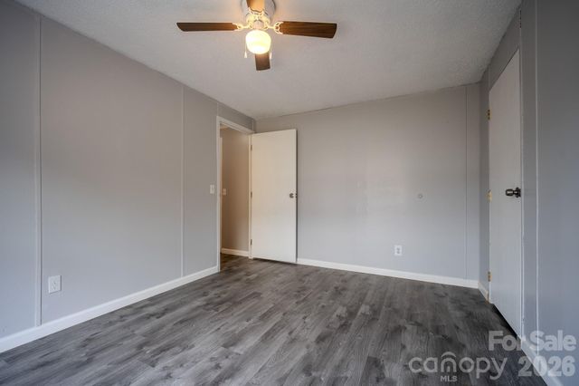2932 23rd Avenue NE, Hickory, NC 28601