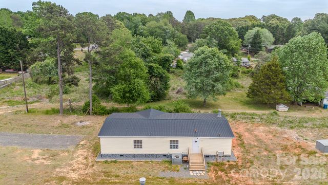 2932 23rd Avenue NE, Hickory, NC 28601