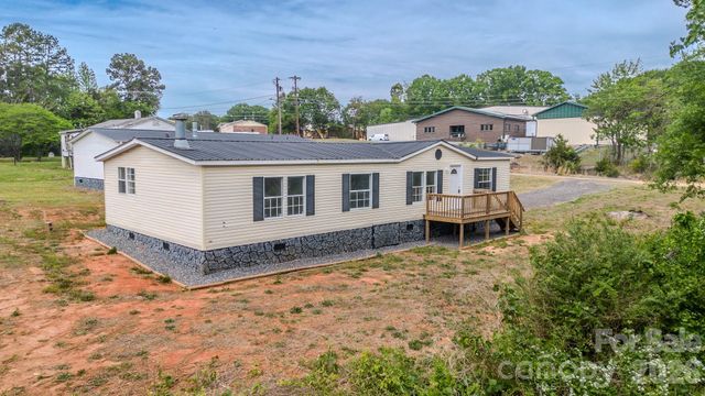 2932 23rd Avenue NE, Hickory, NC 28601