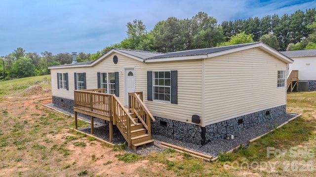 2932 23rd Avenue NE, Hickory, NC 28601