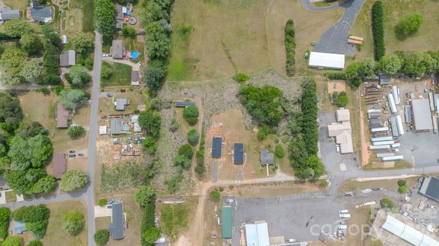 2932 23rd Avenue NE, Hickory, NC 28601