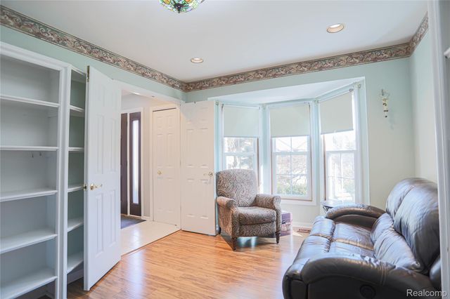 46349 Coachwood Drive, Shelby Charter Township, MI 48315