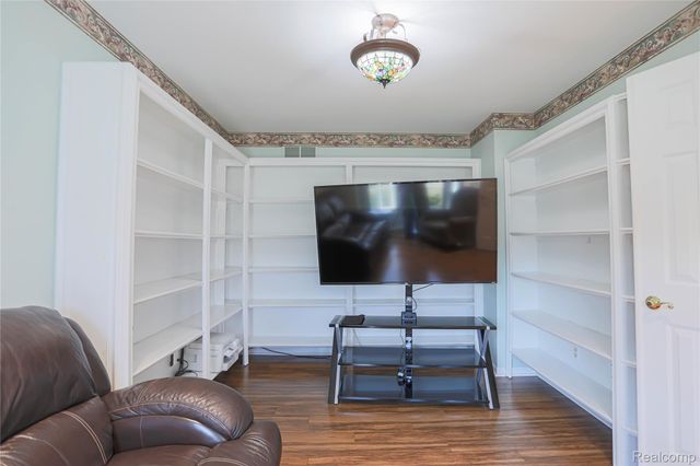 46349 Coachwood Drive, Shelby Charter Township, MI 48315