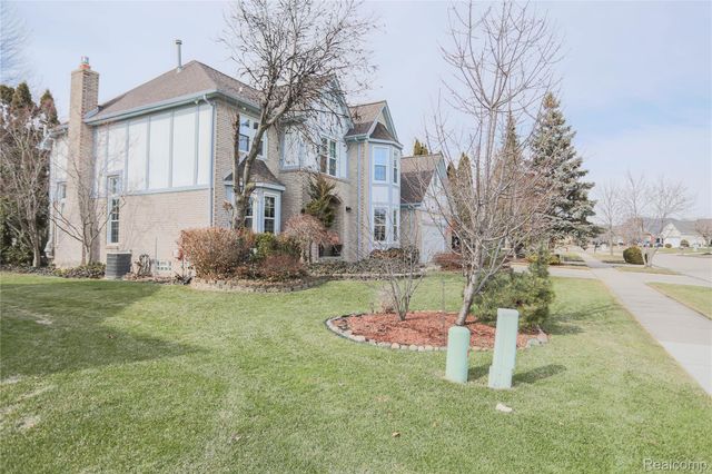 46349 Coachwood Drive, Shelby Charter Township, MI 48315