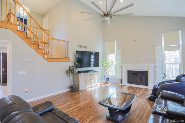 46349 Coachwood Drive, Shelby Charter Township, MI 48315