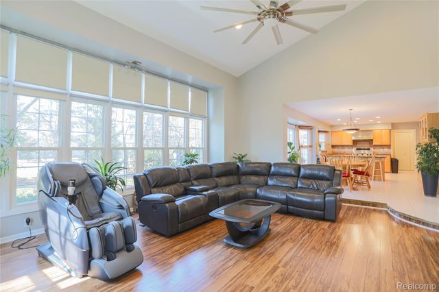 46349 Coachwood Drive, Shelby Charter Township, MI 48315