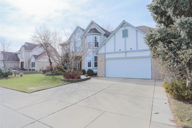 46349 Coachwood Drive, Shelby Charter Township, MI 48315