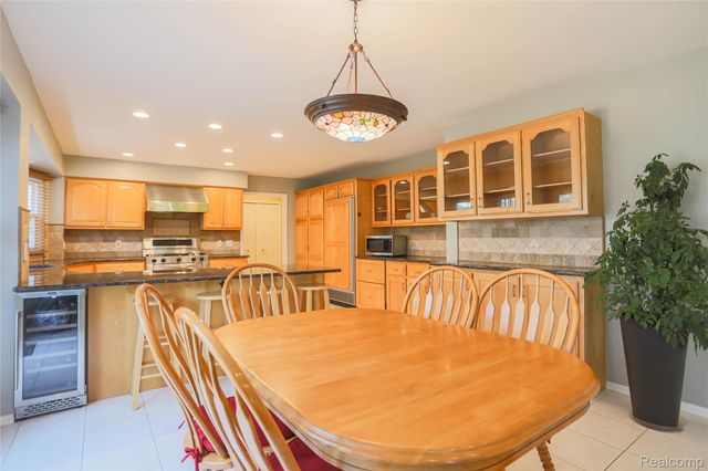 46349 Coachwood Drive, Shelby Charter Township, MI 48315