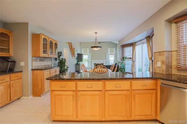 46349 Coachwood Drive, Shelby Charter Township, MI 48315