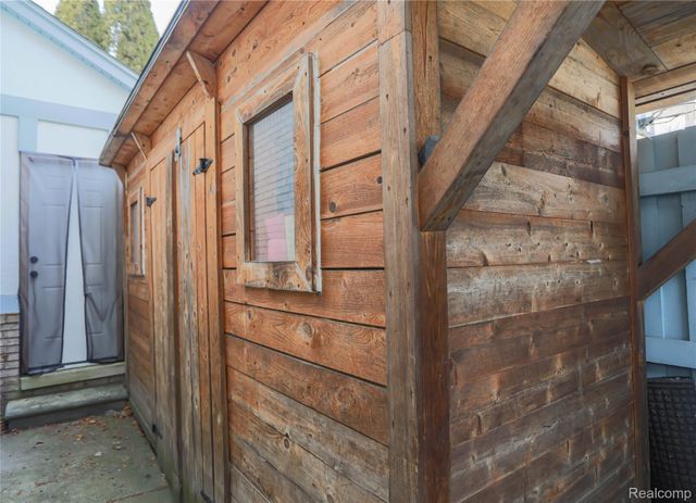 46349 Coachwood Drive, Shelby Charter Township, MI 48315