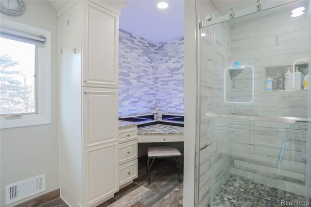 46349 Coachwood Drive, Shelby Charter Township, MI 48315