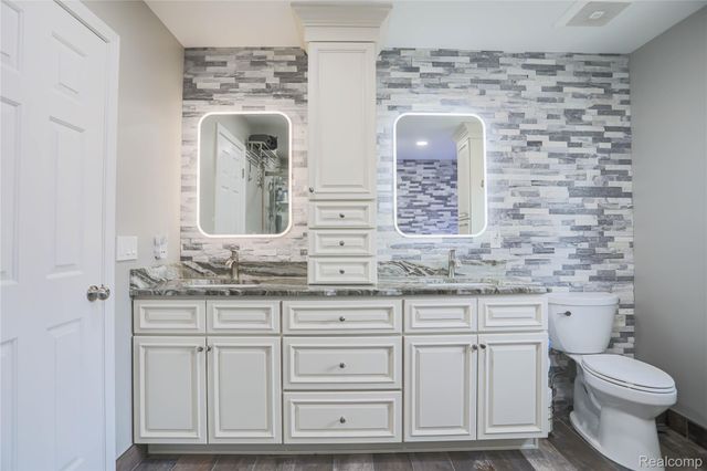 46349 Coachwood Drive, Shelby Charter Township, MI 48315