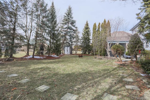 46349 Coachwood Drive, Shelby Charter Township, MI 48315