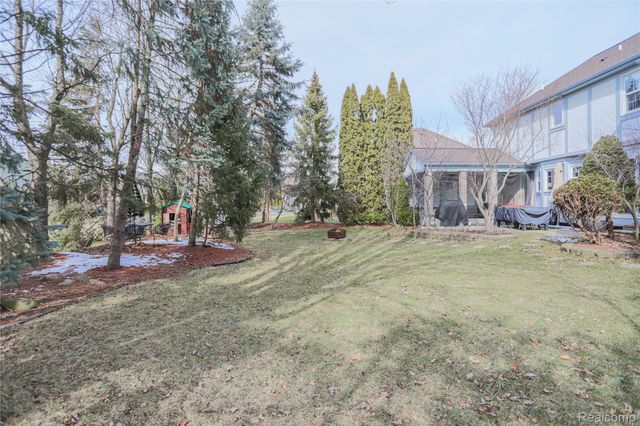 46349 Coachwood Drive, Shelby Charter Township, MI 48315