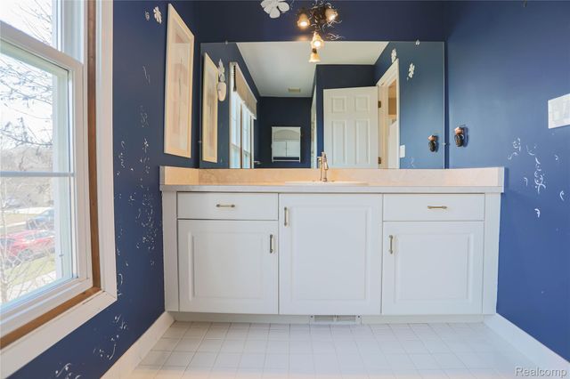 46349 Coachwood Drive, Shelby Charter Township, MI 48315