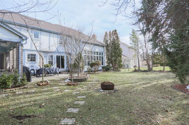 46349 Coachwood Drive, Shelby Charter Township, MI 48315