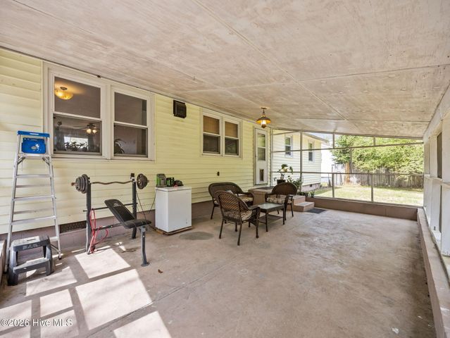 706 Vernon Drive, Jacksonville, NC 28540