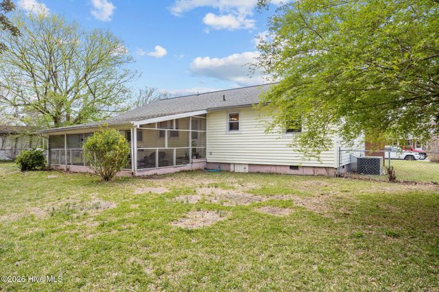 706 Vernon Drive, Jacksonville, NC 28540