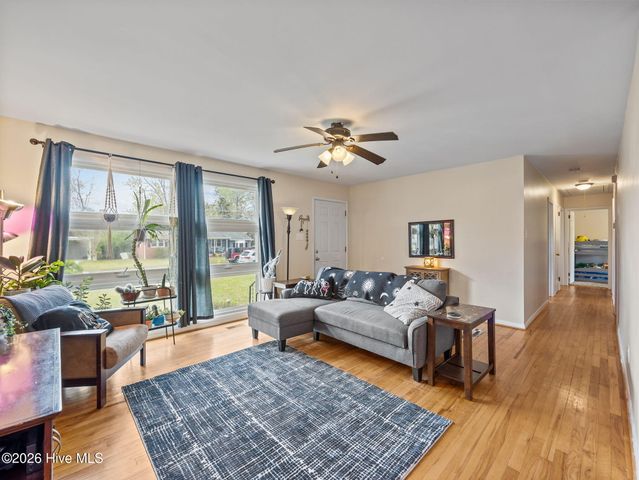 706 Vernon Drive, Jacksonville, NC 28540