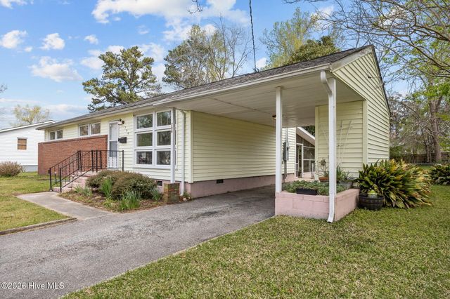 706 Vernon Drive, Jacksonville, NC 28540