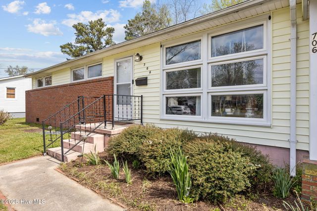706 Vernon Drive, Jacksonville, NC 28540