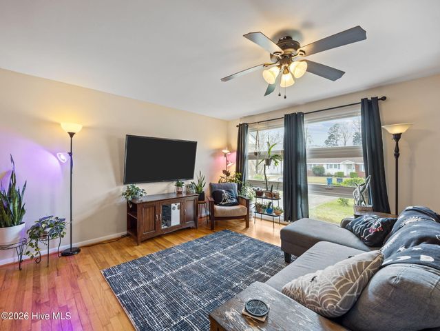 706 Vernon Drive, Jacksonville, NC 28540