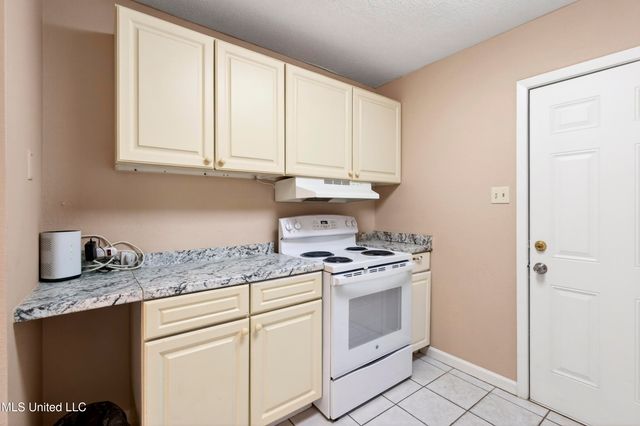 3815 Pineview Drive, Pascagoula, MS 39581