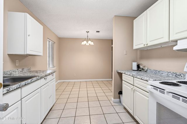 3815 Pineview Drive, Pascagoula, MS 39581