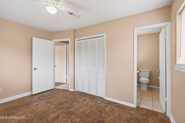 3815 Pineview Drive, Pascagoula, MS 39581