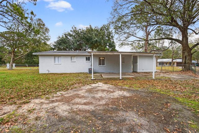 3815 Pineview Drive, Pascagoula, MS 39581