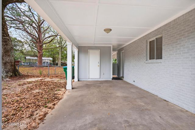 3815 Pineview Drive, Pascagoula, MS 39581