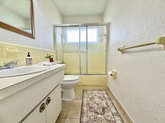 4510 NW 46th Street, Tamarac, FL 33319