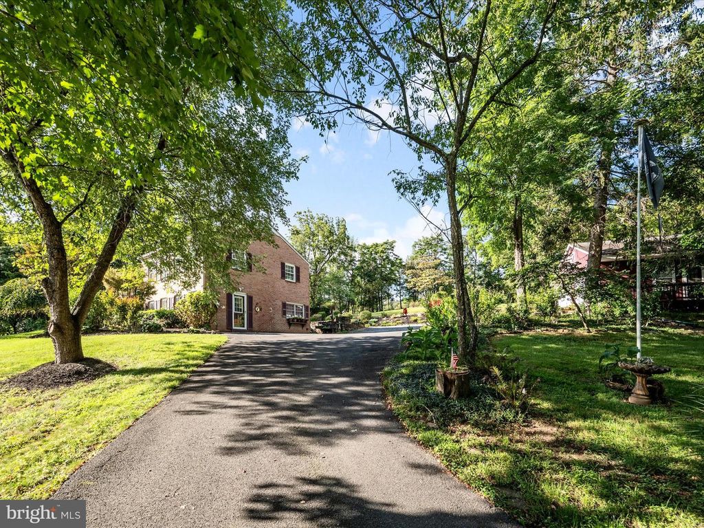 36762 CHARLES TOWN PIKE, Hillsboro, VA 20132