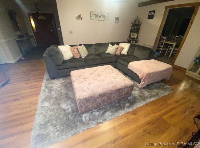 821 N Forrest Drive, Sellersburg, IN 47172