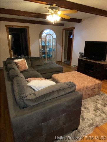 821 N Forrest Drive, Sellersburg, IN 47172