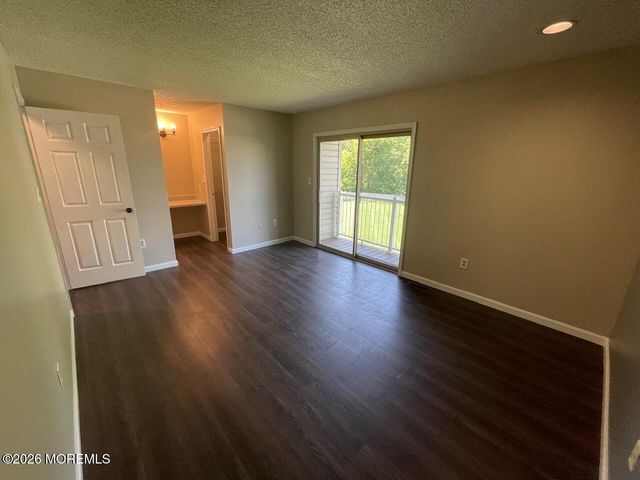 2 Whistler Drive 8, Freehold, NJ 07728