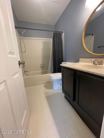 2 Whistler Drive 8, Freehold, NJ 07728