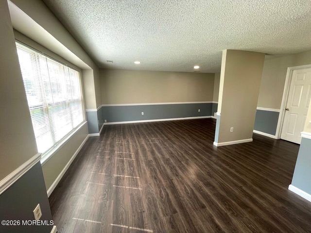 2 Whistler Drive 8, Freehold, NJ 07728