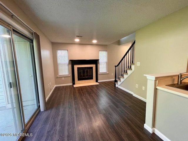 2 Whistler Drive 8, Freehold, NJ 07728