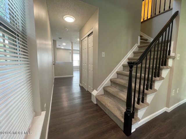 2 Whistler Drive 8, Freehold, NJ 07728