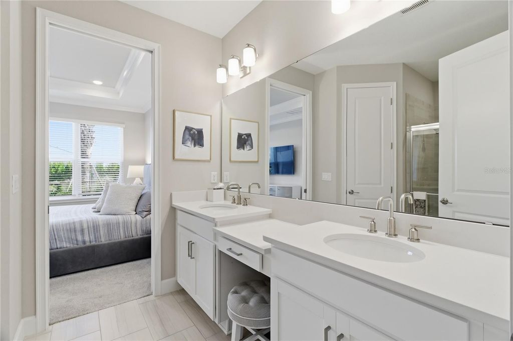 Image 13 of property listing at 16255 SAN DONATO PLACE, Bradenton, FL 34211