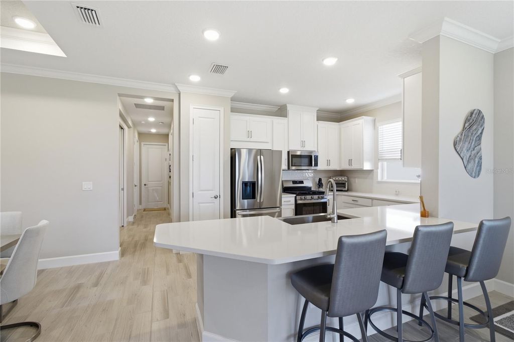 Image 16 of property listing at 16255 SAN DONATO PLACE, Bradenton, FL 34211