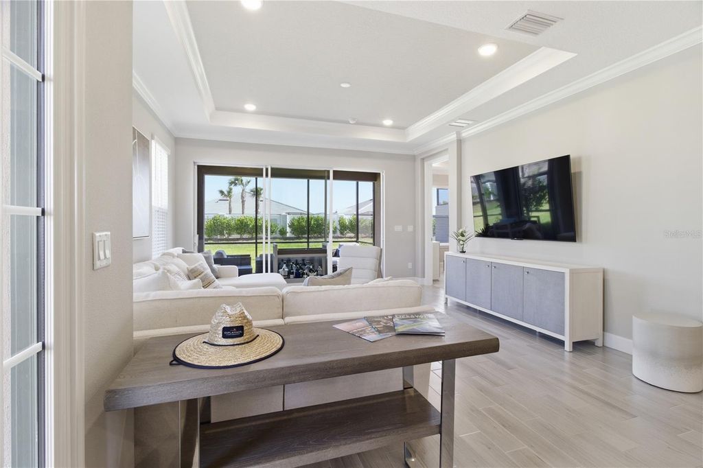 Image 5 of property listing at 16255 SAN DONATO PLACE, Bradenton, FL 34211